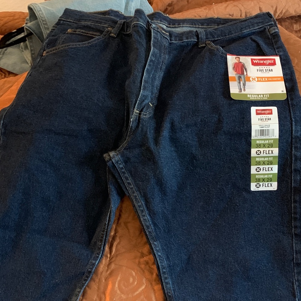 Wrangler Men's Dark Blue Relaxed Jeans